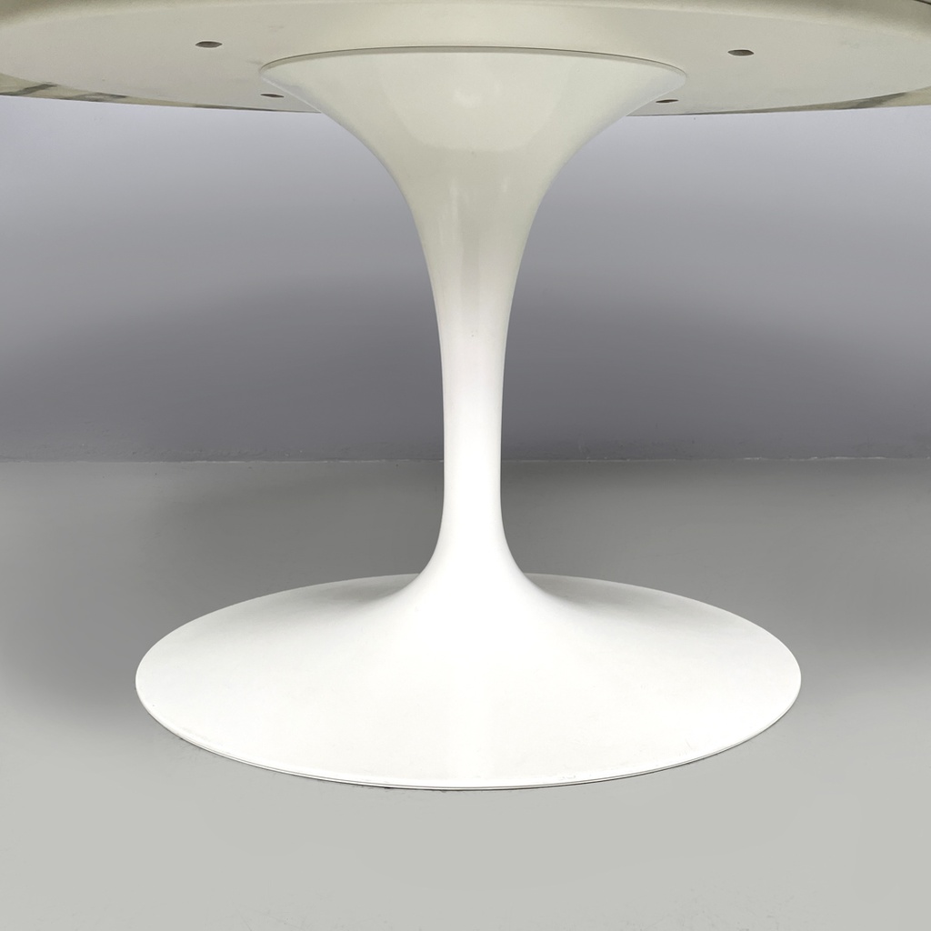 Tavolo da pranzo Tulip di Eero Saarinen per Knoll, 2015