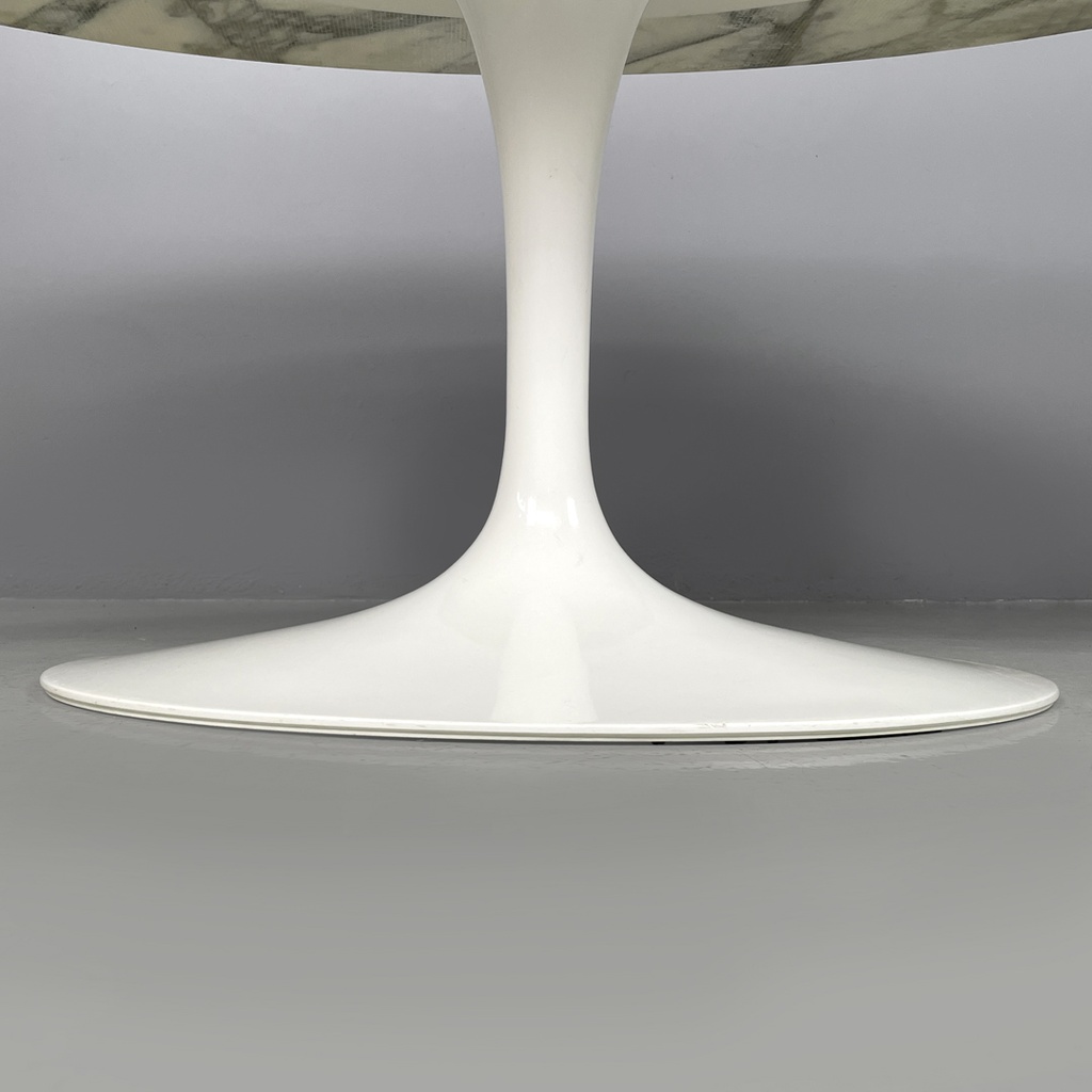 Tavolo da pranzo Tulip di Eero Saarinen per Knoll, 2015