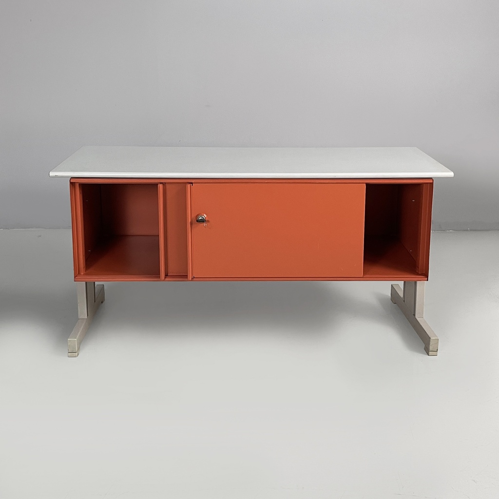 Sideboard Synthesis 45 di Ettore Sottsass per Olivetti, 1970 ca.