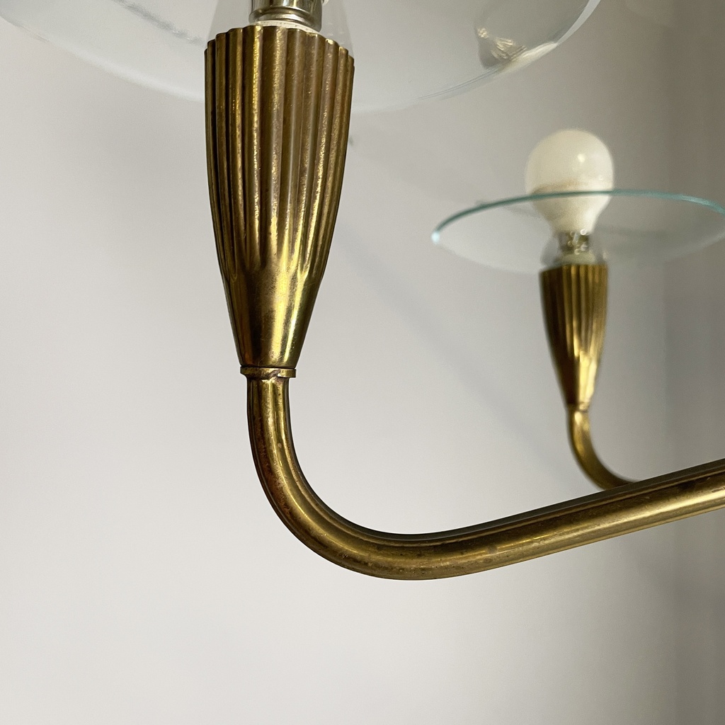 Lampadario in ottone, vetro e metallo verde, 1950 ca. 