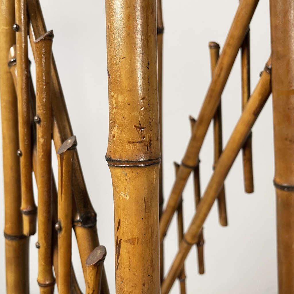 Piedistallo in pelle e bambù, 1930 ca.