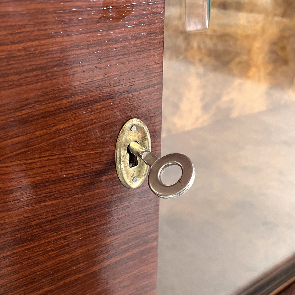 Mobile bar con lampada in legno, vetro e specchio, 1930 ca.