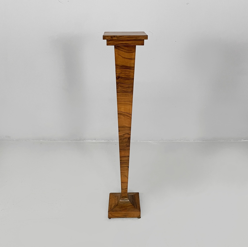 Piedistallo in legno, 1930 ca.