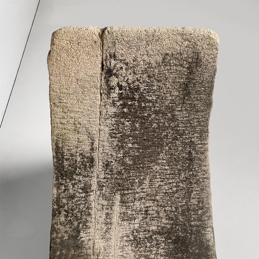 Sgabello in pietra, 1930 ca.