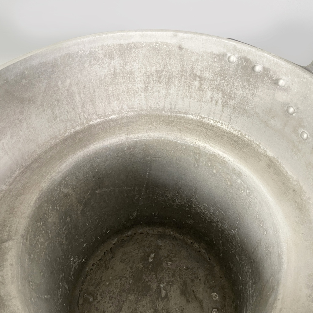 Pentola con coperchio in alluminio, 1930 ca.