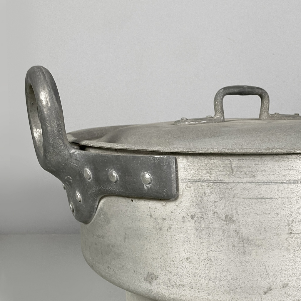 Pentola con coperchio in alluminio, 1930 ca.