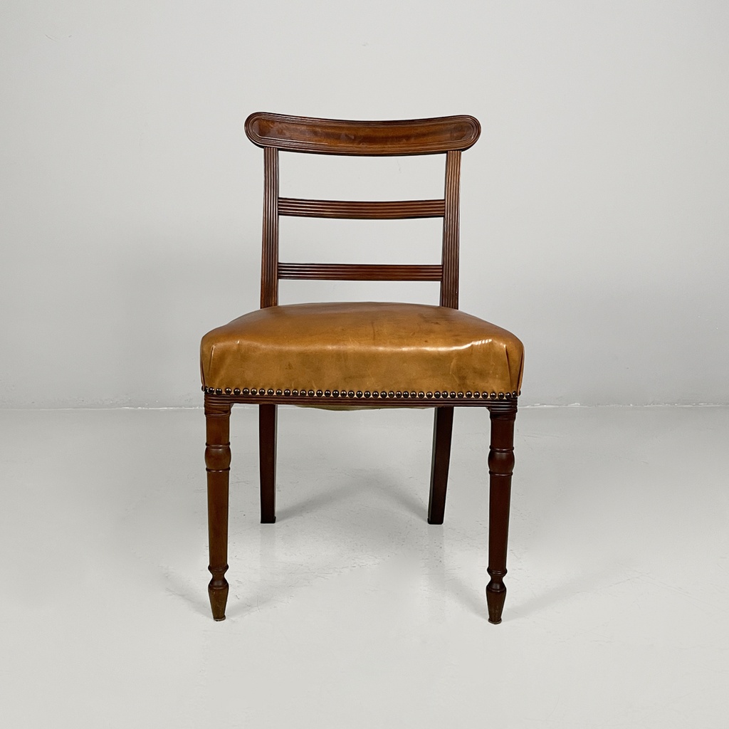 Sedie in legno e pelle marrone, 1930 ca.