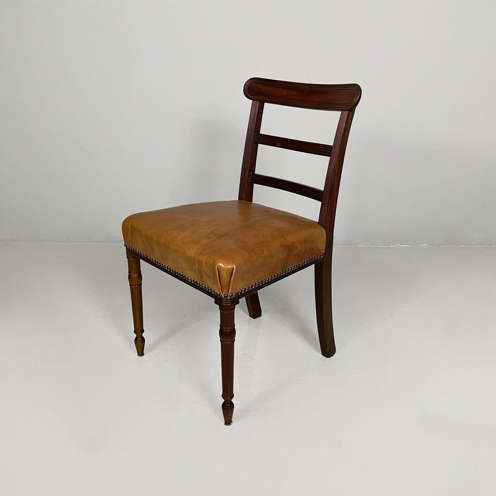 Sedie in legno e pelle marrone, 1930 ca.