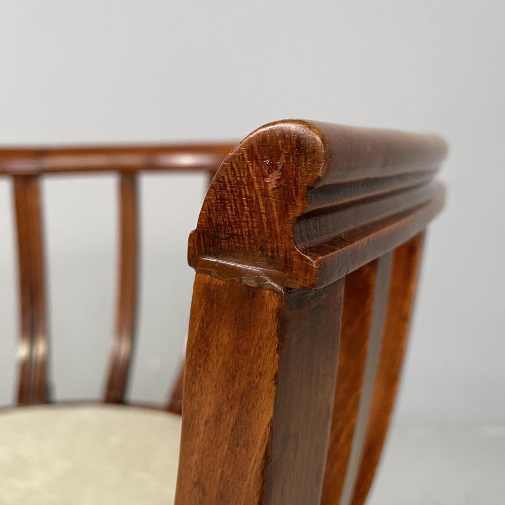 Sedie a pozzetto in legno e tessuto bianco, 1930 ca.