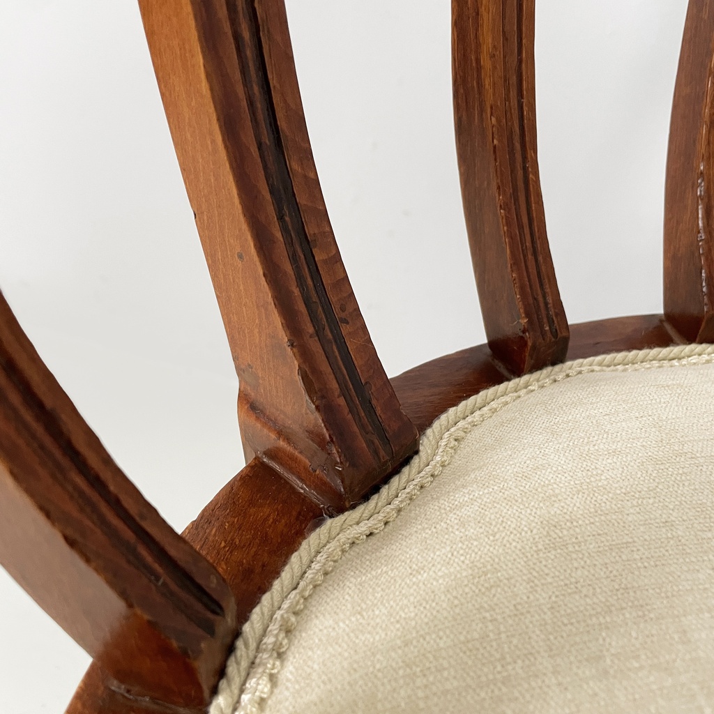 Sedie a pozzetto in legno e tessuto bianco, 1930 ca.