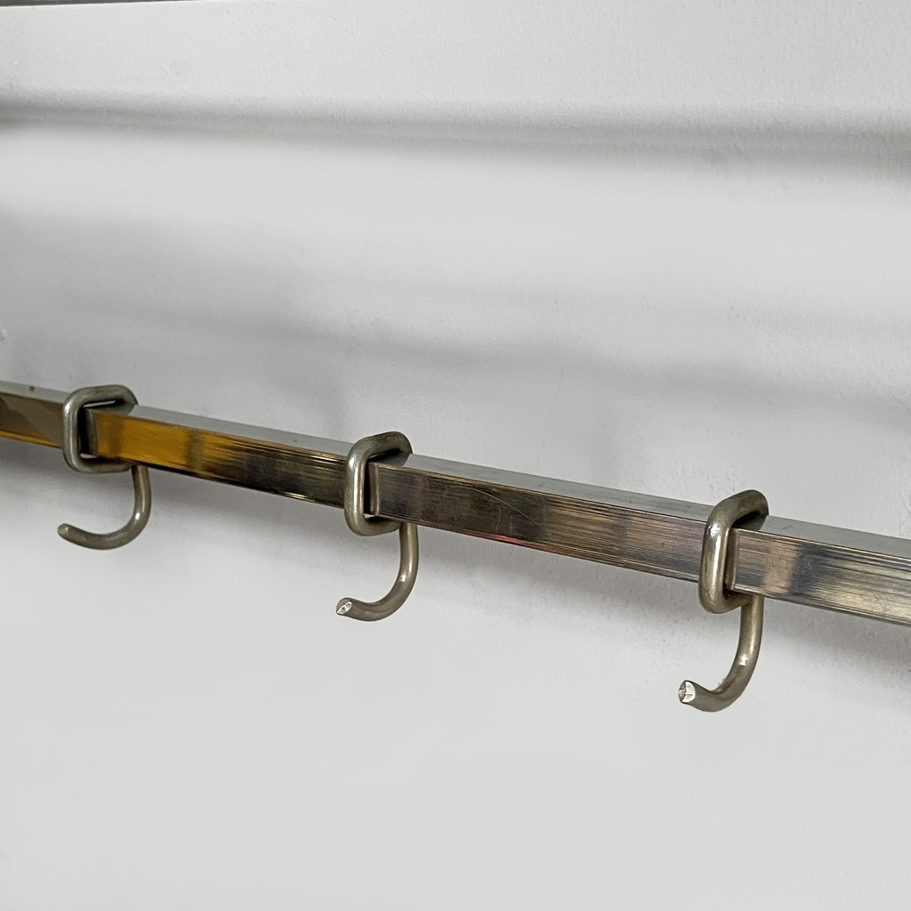 Appendiabiti con cappelliera in metallo, 1940 ca.