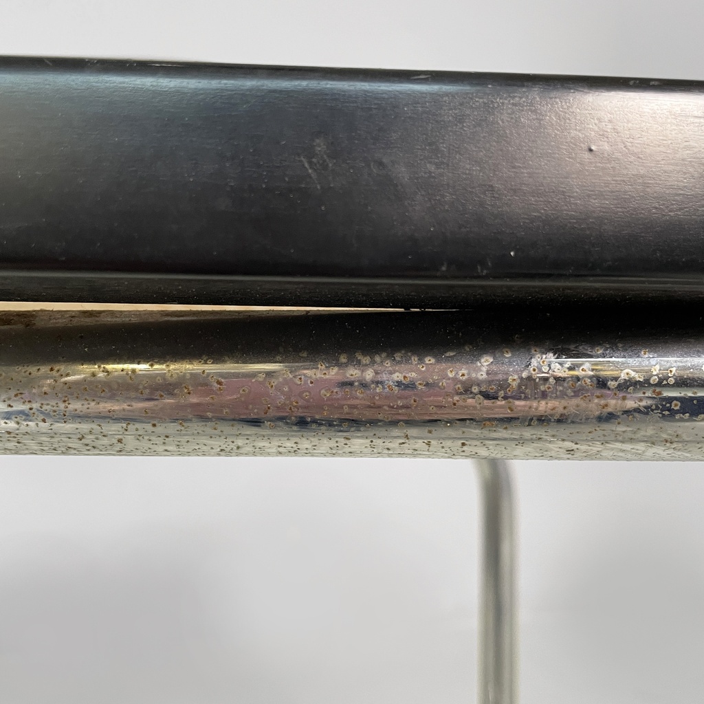 Sedia in paglia, legno nero e acciaio, 1960 ca. 