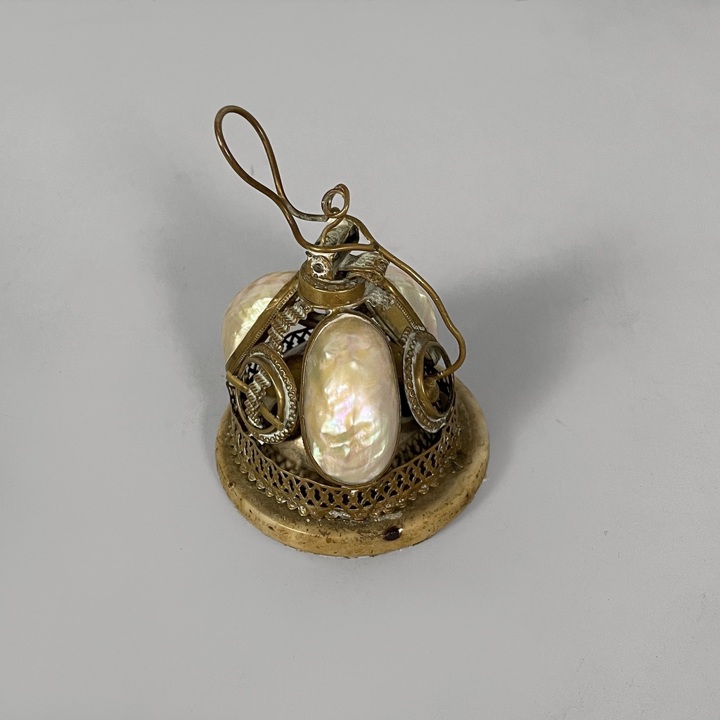 Campanella da hotel in madreperla e ottone, metà 1800 ca.