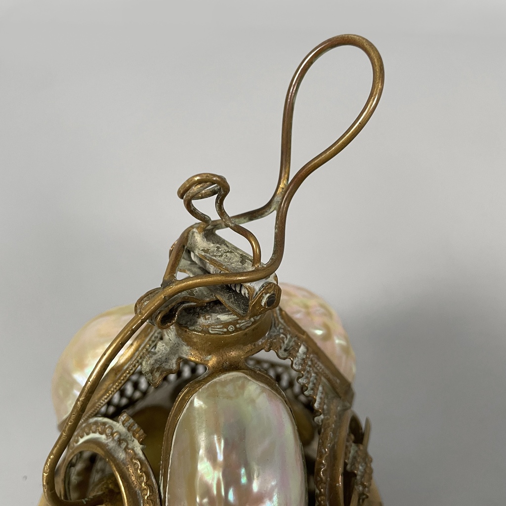 Campanella da hotel in madreperla e ottone, metà 1800 ca.