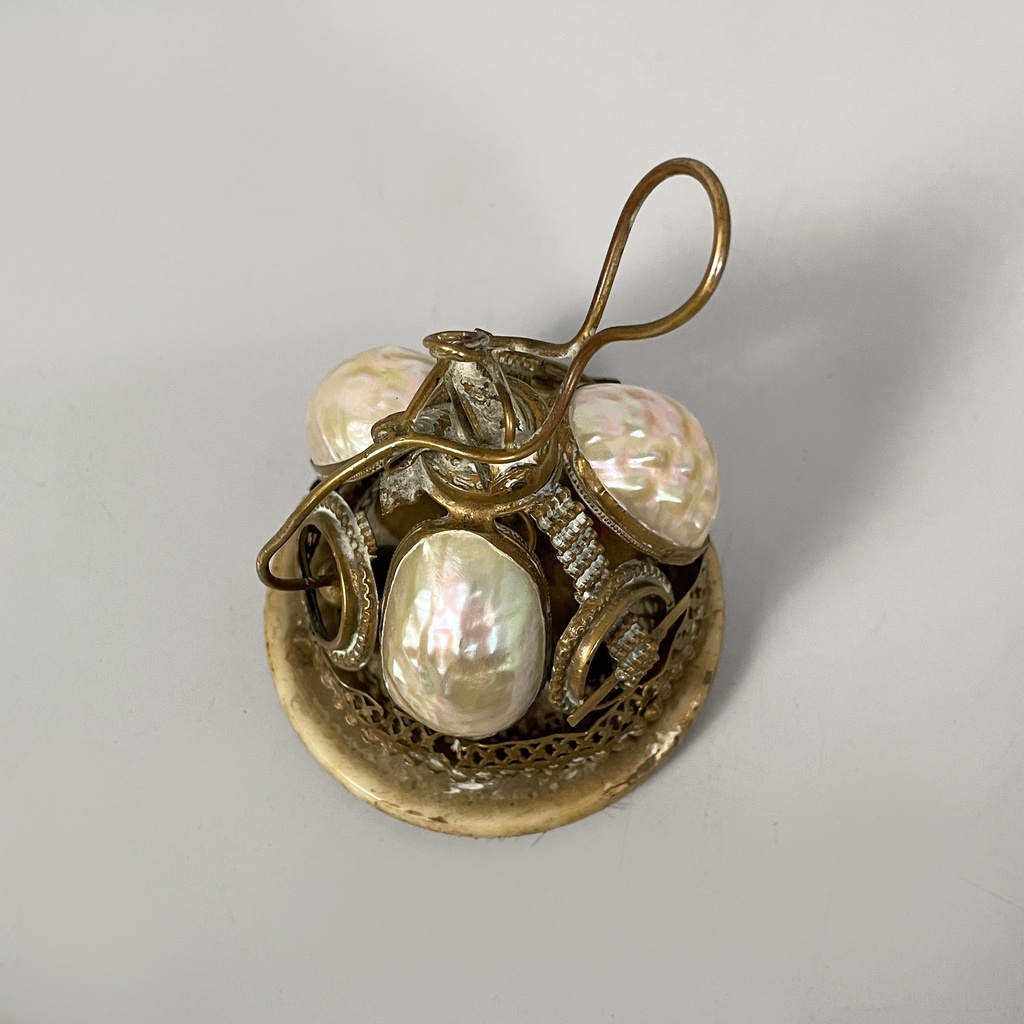 Campanella da hotel in madreperla e ottone, metà 1800 ca.