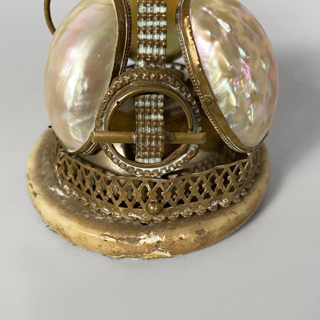 Campanella da hotel in madreperla e ottone, metà 1800 ca.