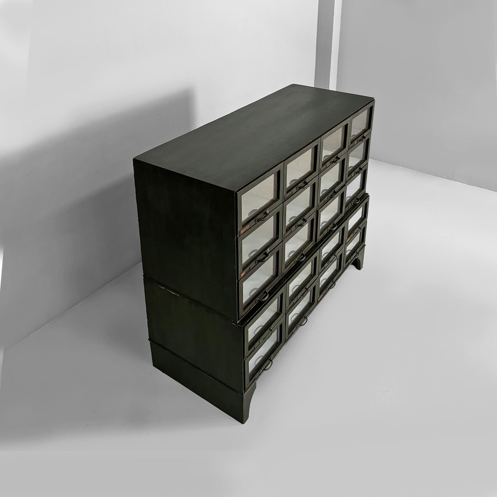 Cassettiera in legno verde e vetro, 1940 ca.