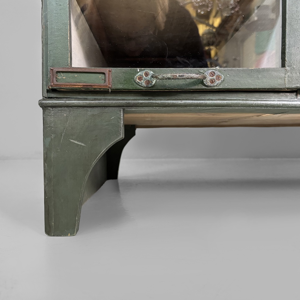 Cassettiera in legno verde e vetro, 1940 ca.