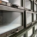 Cassettiera in legno verde e vetro, 1940 ca.