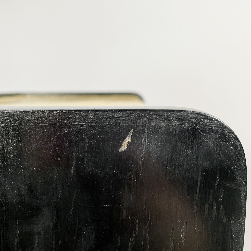 Cassettiera in legno chiaro e nero, 1930 ca.