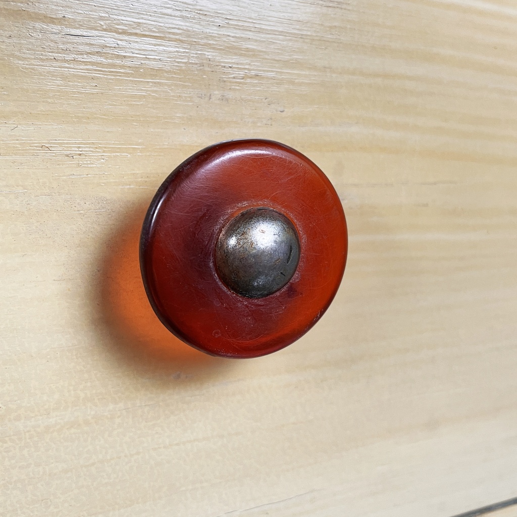 Cassettiera in legno chiaro e nero, 1930 ca.