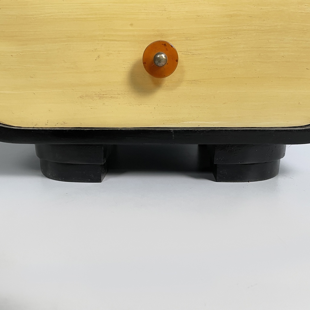 Cassettiera in legno chiaro e nero, 1930 ca.