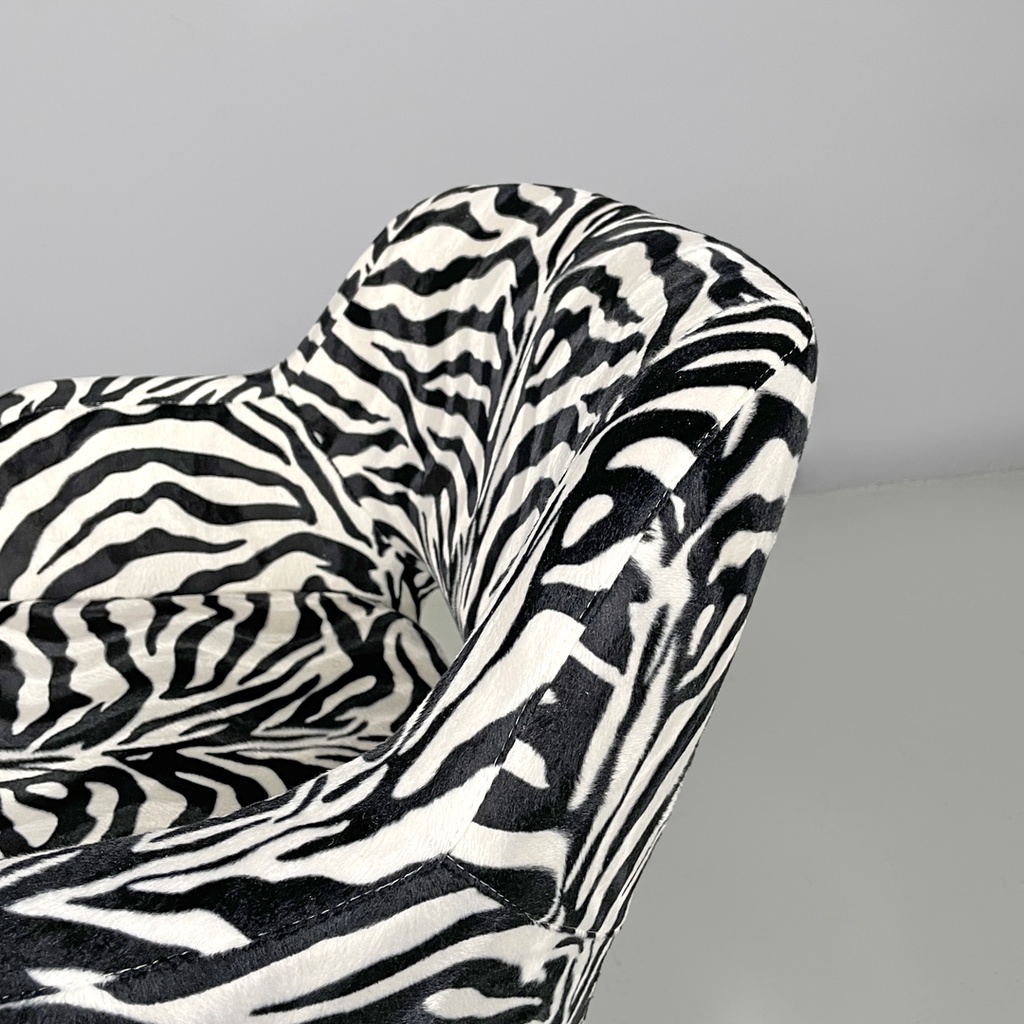 Poltrona in tessuto zebrato, 1970 ca. 