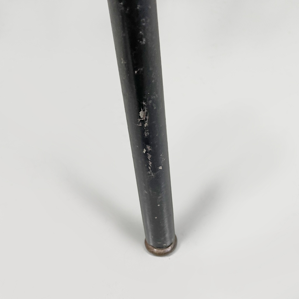 Poltrona in tessuto zebrato, 1970 ca. 