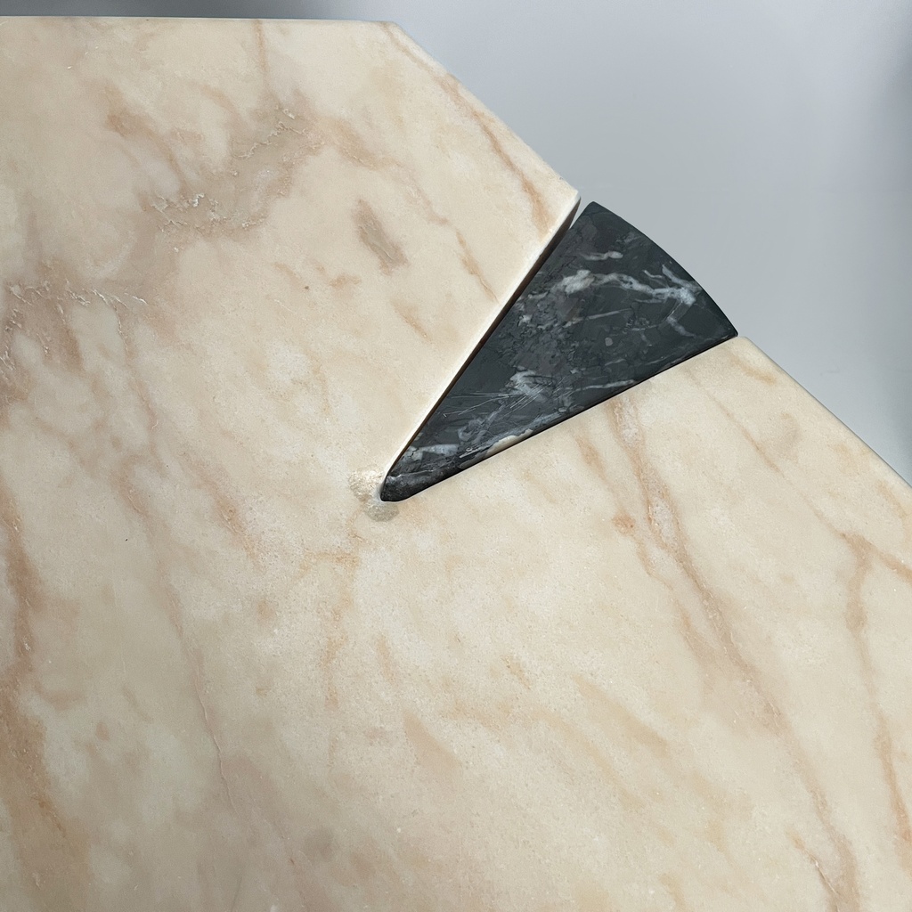 Consolle da parete in marmo rosa e nero, 1980 ca.