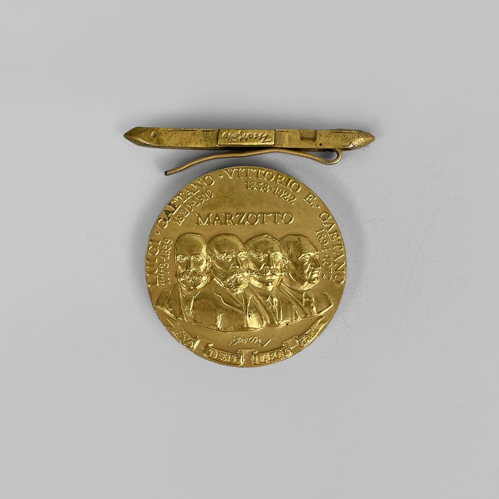 Scultura Torso Marzotto di Miguel Berrocal, 1986