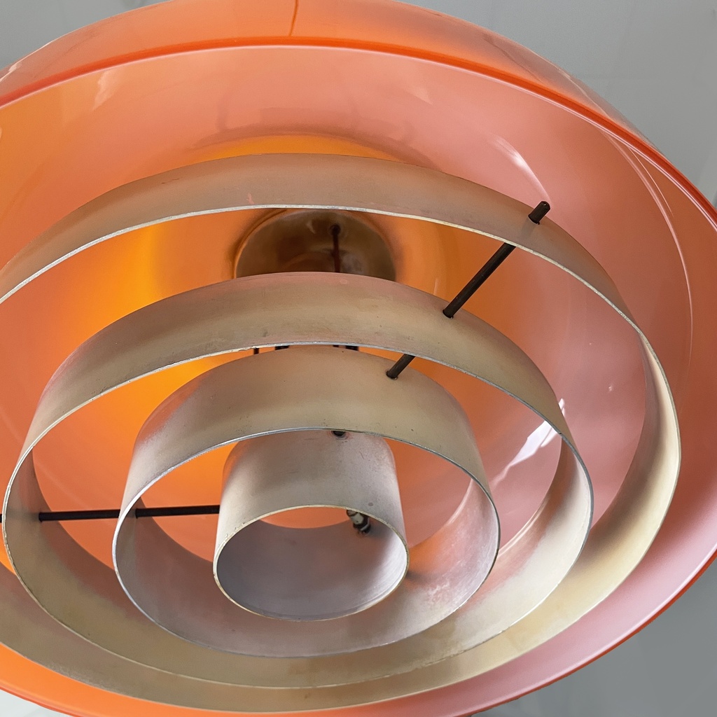 Lampadario in vetro arancione e metallo bianco, 1970 ca.