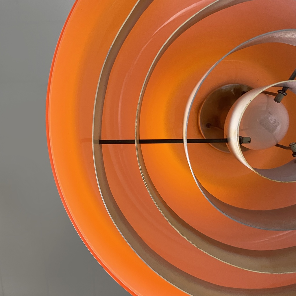 Lampadario in vetro arancione e metallo bianco, 1970 ca.