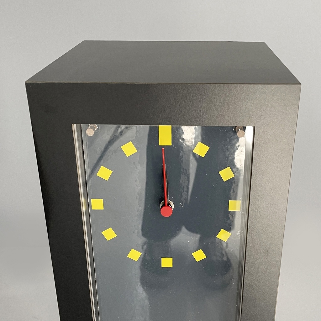 Orologio da tavolo Metropole di George J. Sowden per Memphis, 1982