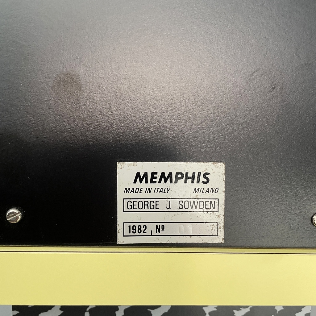 Orologio da tavolo Metropole di George J. Sowden per Memphis, 1982