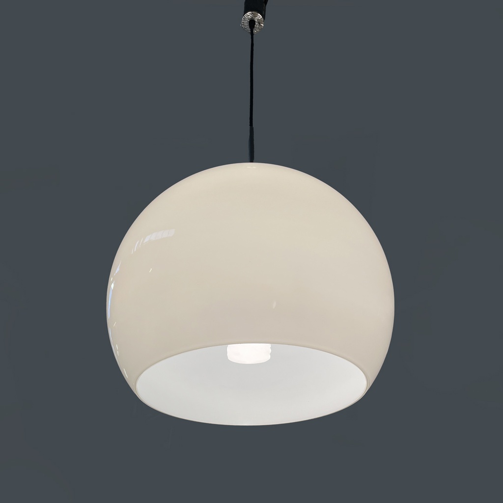 Lampadario in vetro opalino, 1960 ca. 