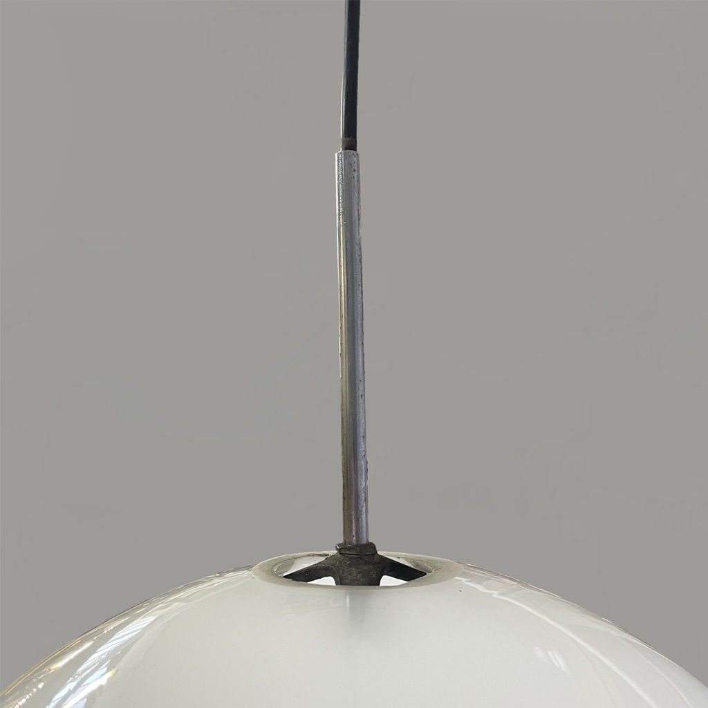 Lampadario in vetro opalino, 1960 ca. 