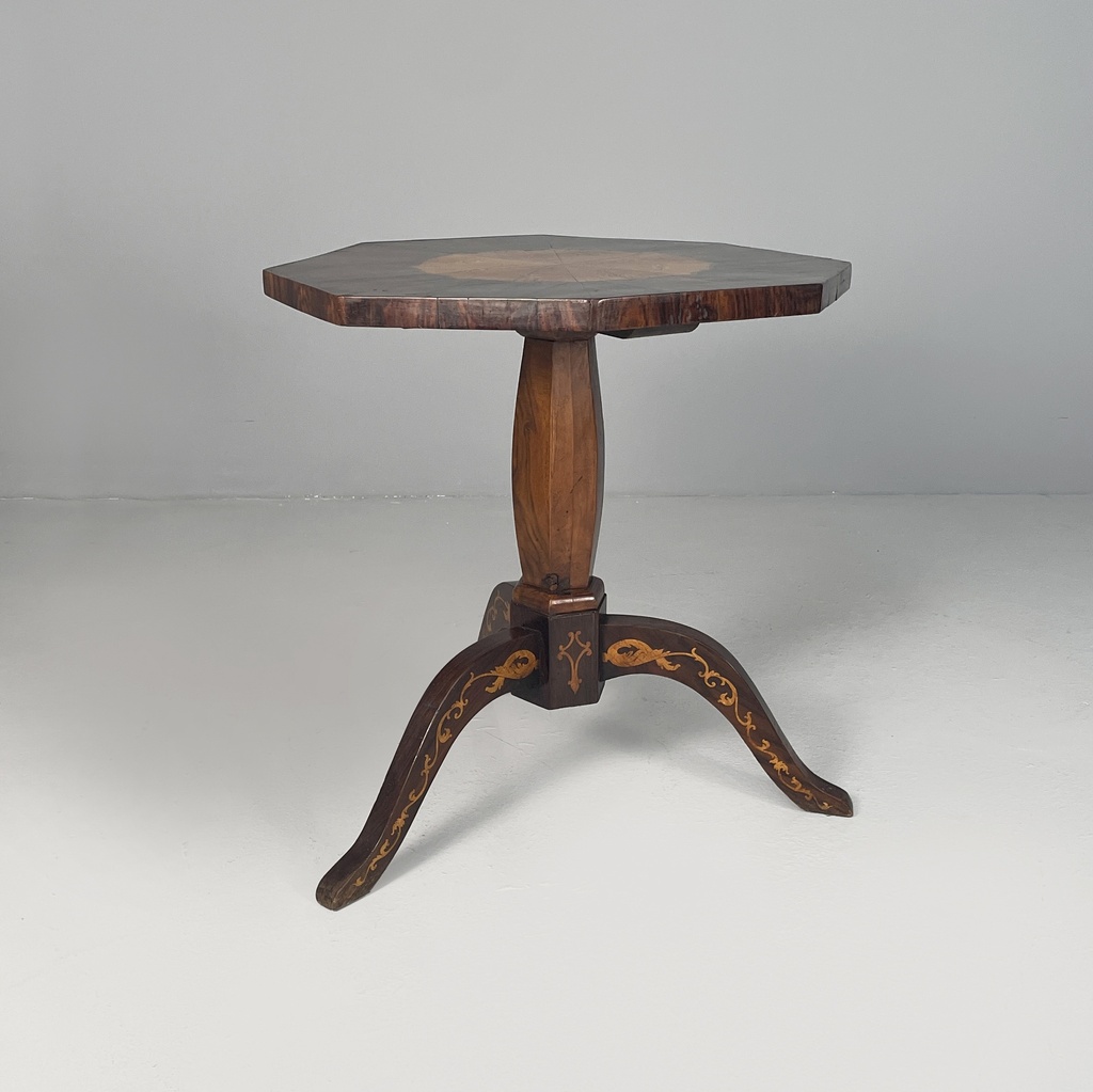 Tavolo da caffè in legno intarsiato, metà 1800 ca.