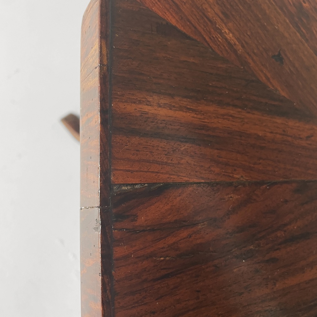 Tavolo da caffè in legno intarsiato, metà 1800 ca.