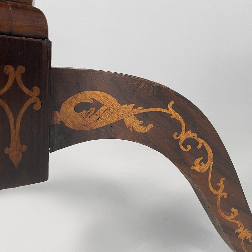 Tavolo da caffè in legno intarsiato, metà 1800 ca.