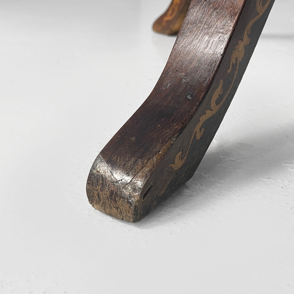 Tavolo da caffè in legno intarsiato, metà 1800 ca.