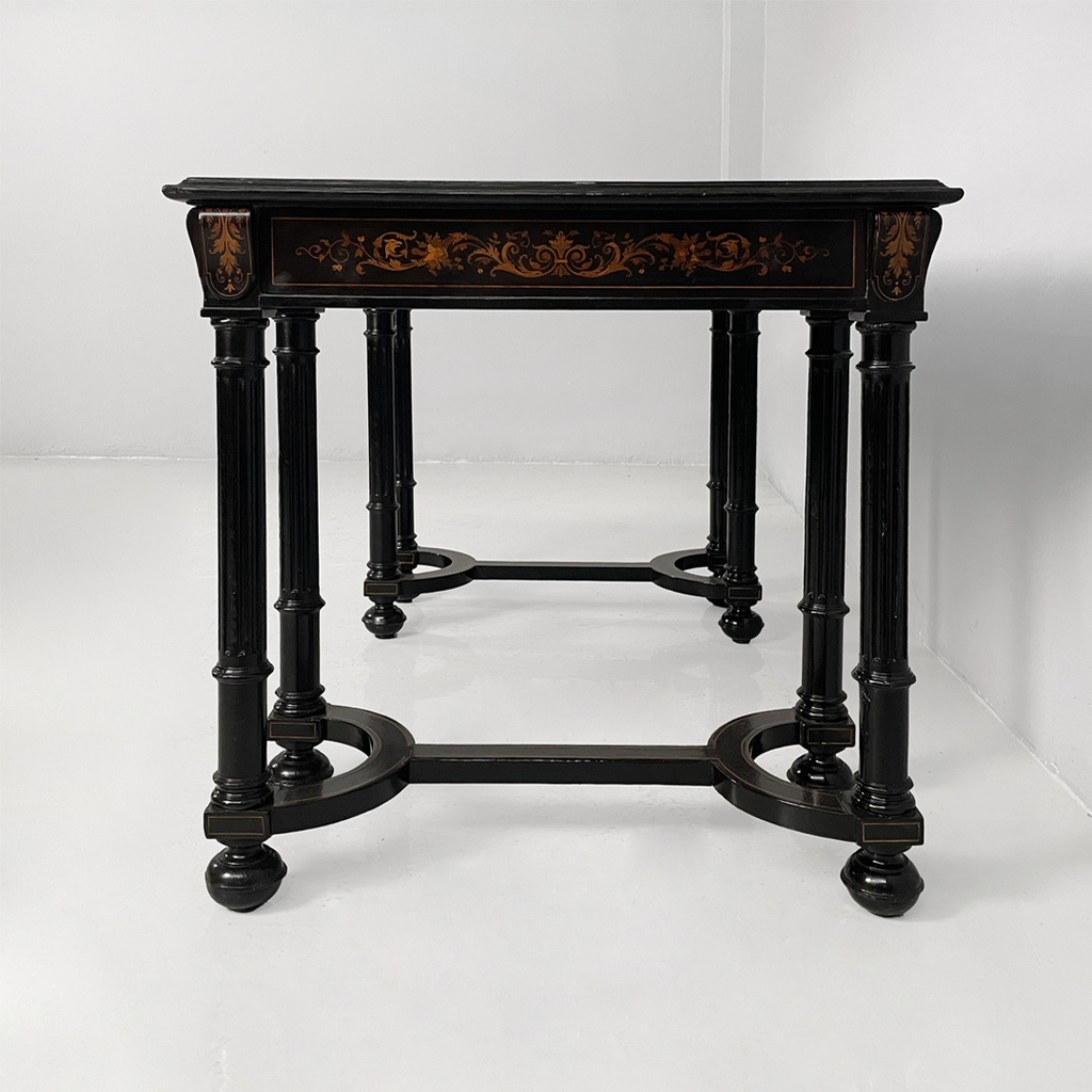 Scrivania in legno intarsiato, metà 1800 ca.