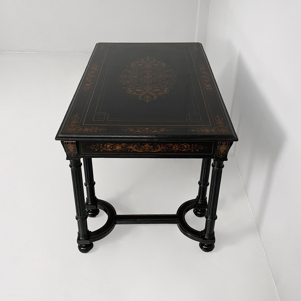 Scrivania in legno intarsiato, metà 1800 ca.