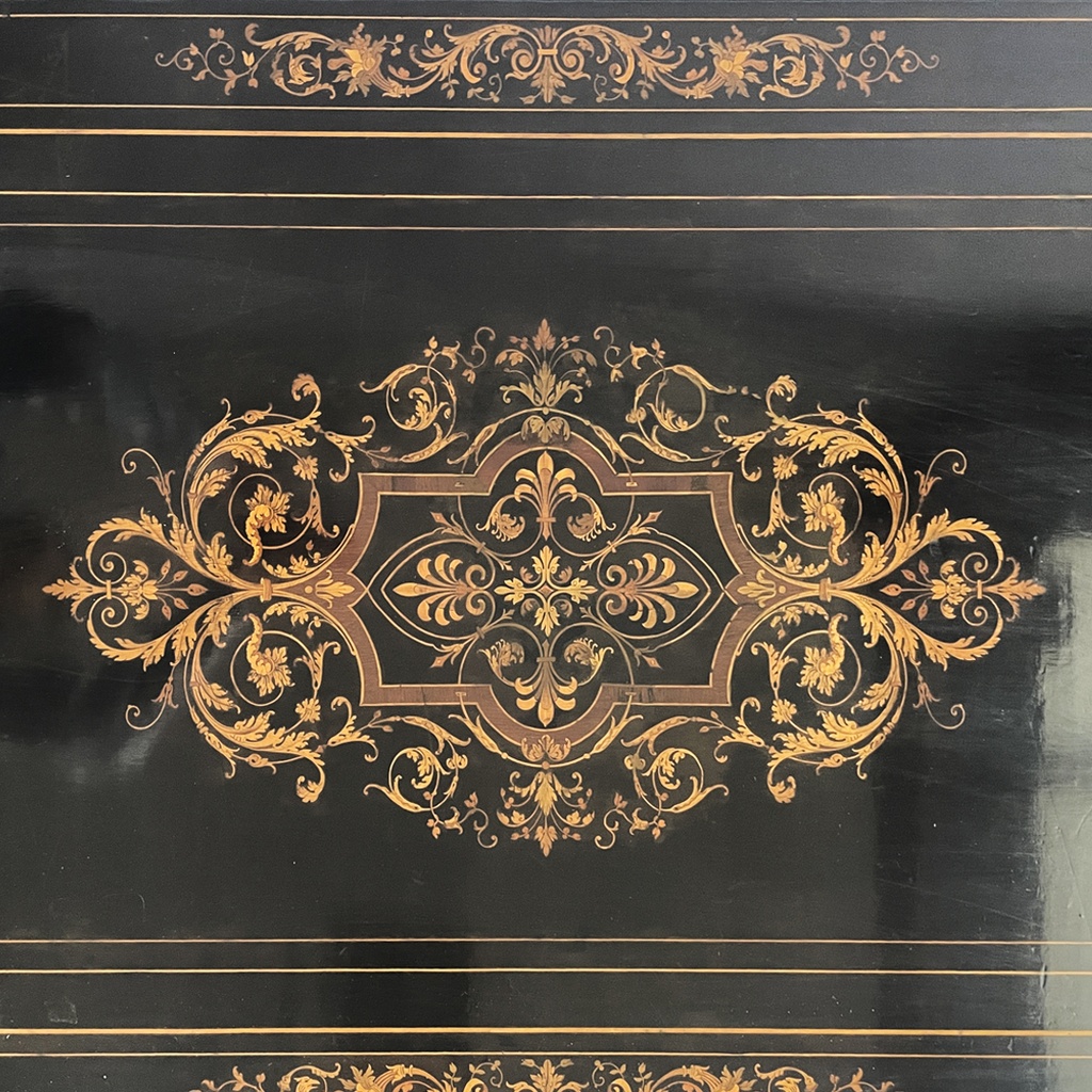 Scrivania in legno intarsiato, metà 1800 ca.
