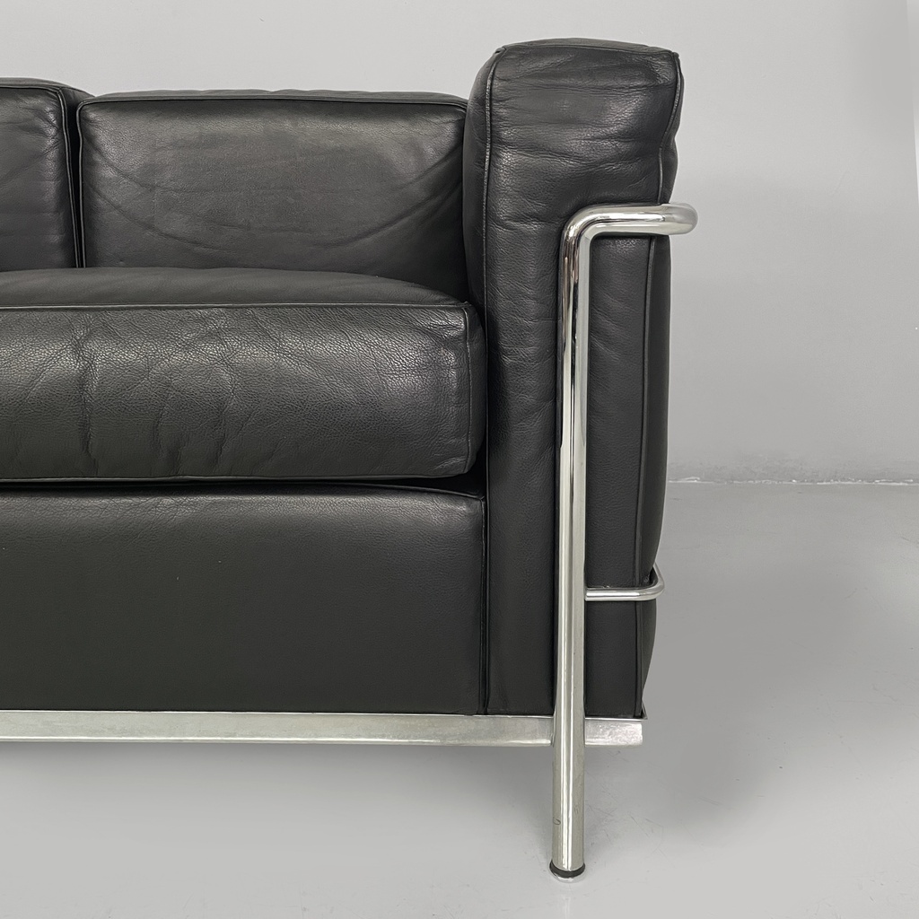 Divano LC2 di Le Corbusier, Jeanneret e Perriand per Cassina, 1980 ca.