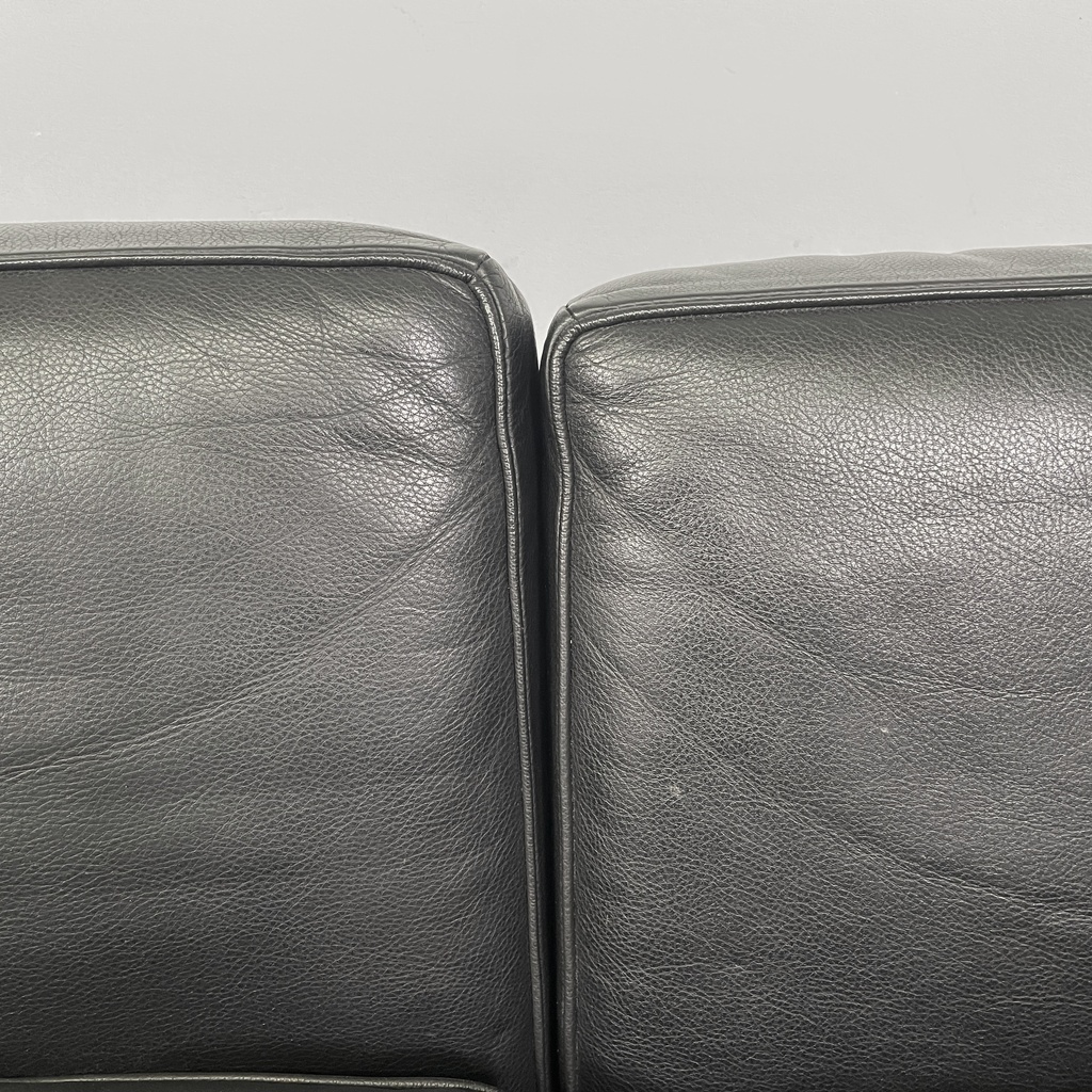 Divano LC2 di Le Corbusier, Jeanneret e Perriand per Cassina, 1980 ca.