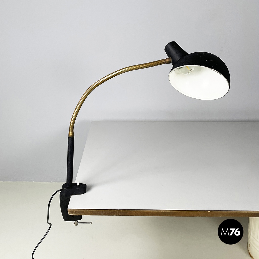 Lampada da tavolo in metallo verniciato nero e oro, 1970 ca.