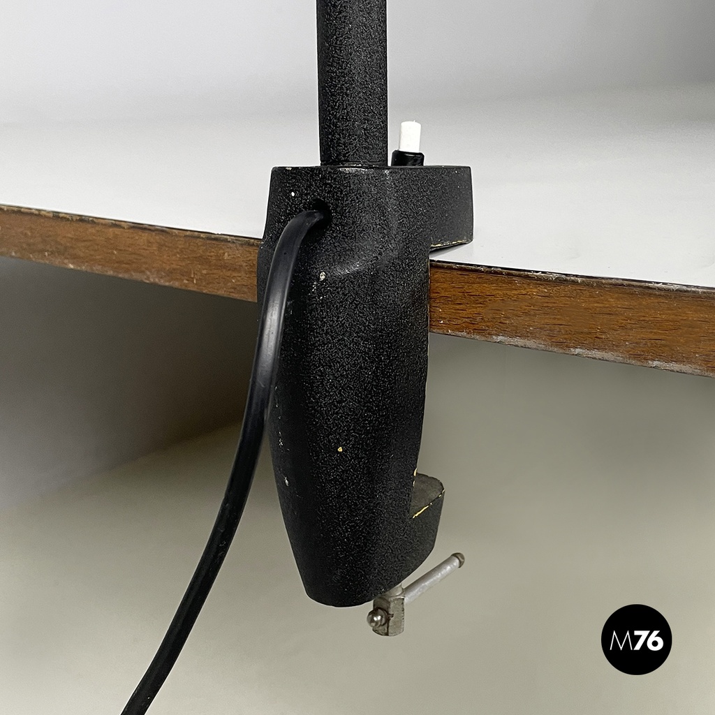 Lampada da tavolo in metallo verniciato nero e oro, 1970 ca.