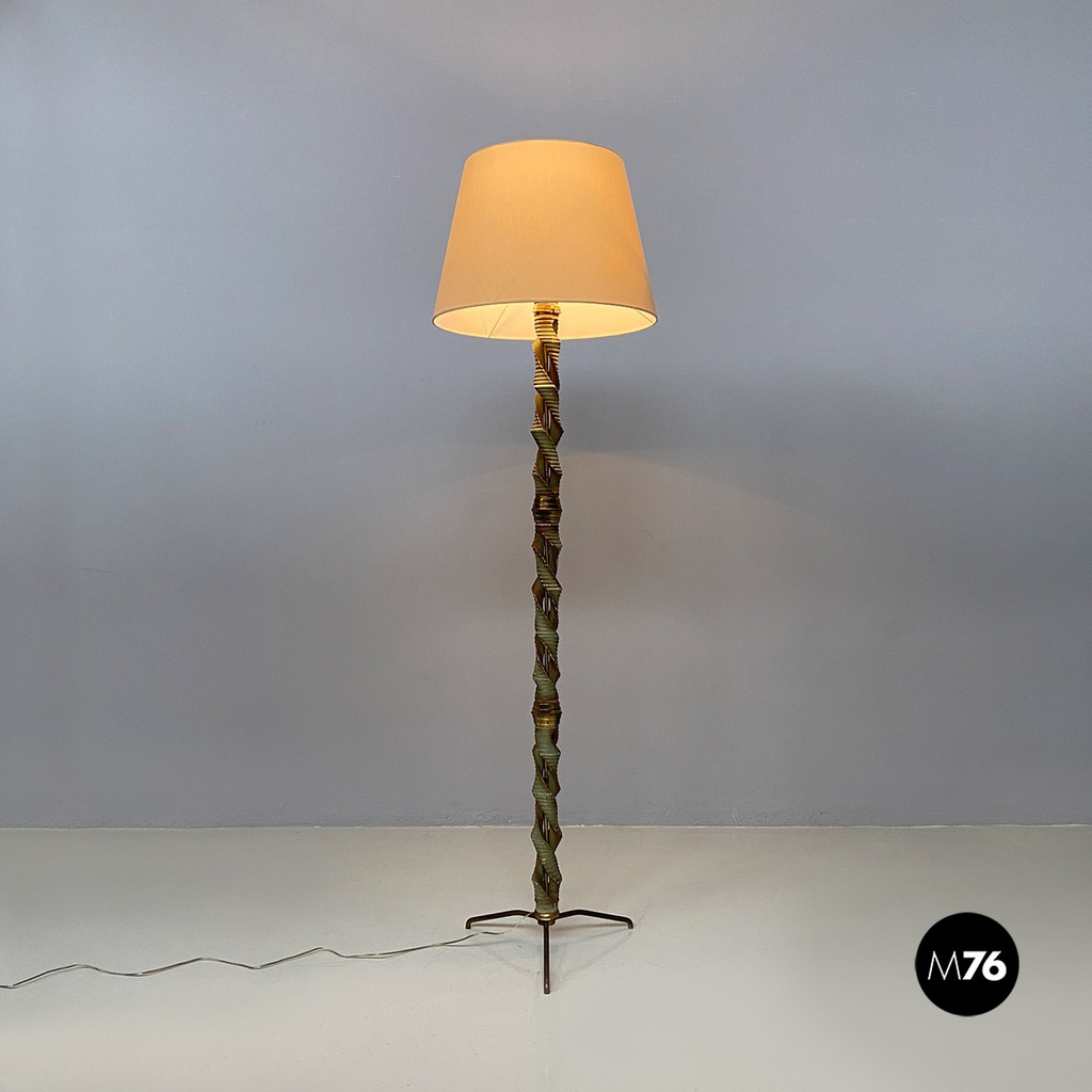 Lampada da terra in legno verde, ottone e tessuto, 1950 ca.
