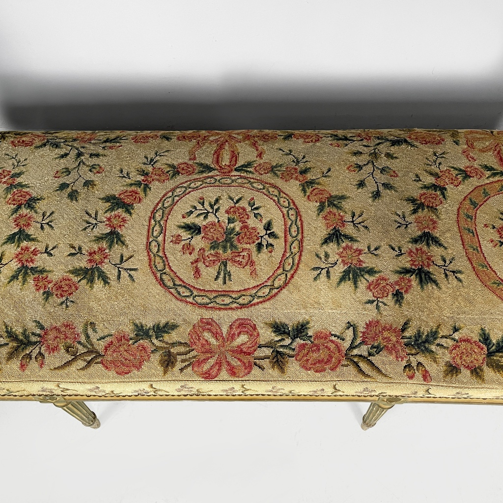 Panca in legno e tessuto, 1800 ca.