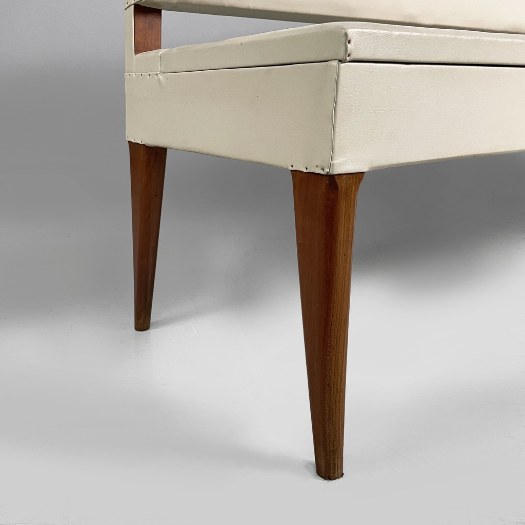 Panca in pelle bianca e legno, 1940 ca.